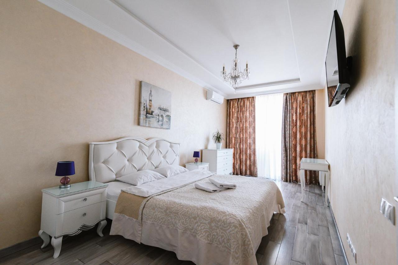 키예프 Luxury For Business & Pleasure Royal 2 아파트 외부 사진